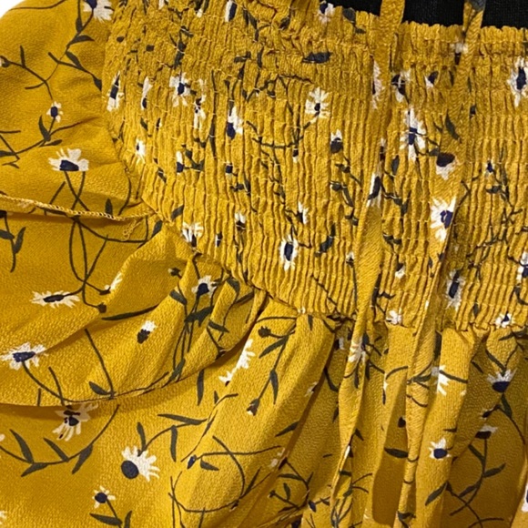 NWOT 2 Piece Yellow/Mustard Crop Short Set Women’s Size Large - Picture 13 of 14